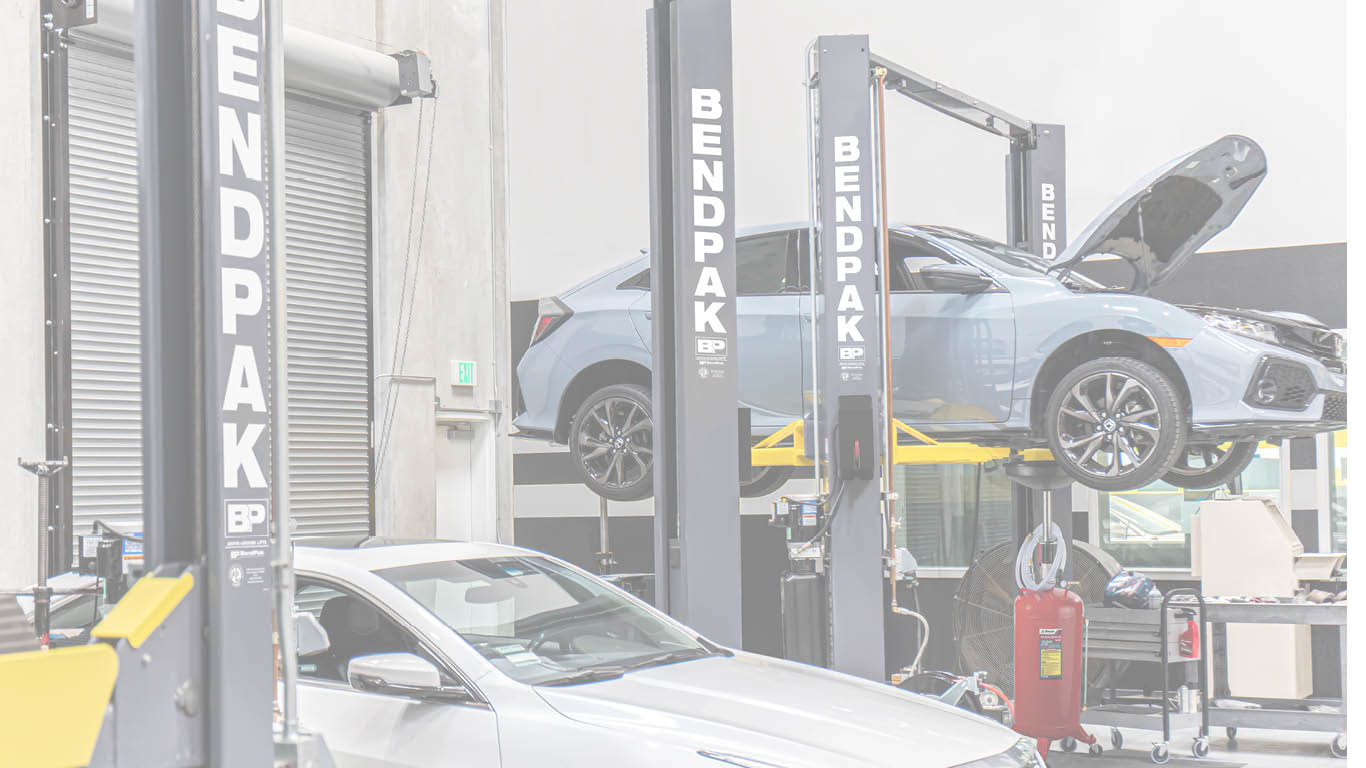 LiftMotive - BendPak und QuickJack in Europa" class="rev-slidebg" data-no-retina><!-- --><rs-layer id=