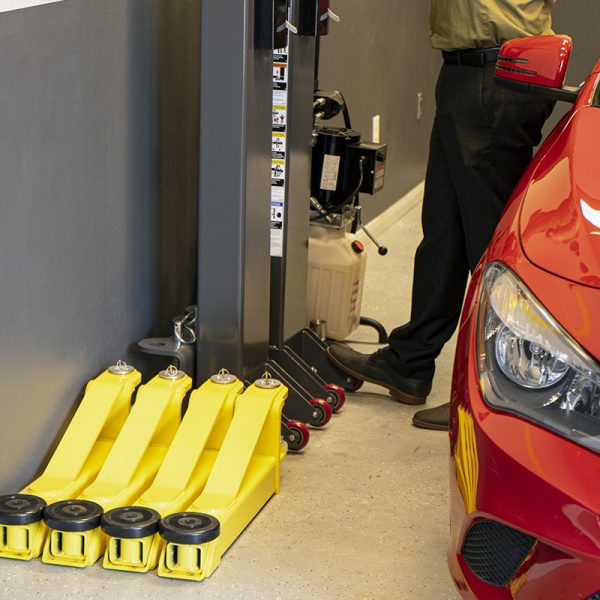 Stow-MaxJax-Portable-Car-Lift